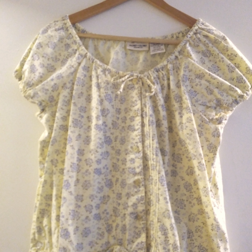 Blouse Faded Gloria Size L and color Blu and yellow